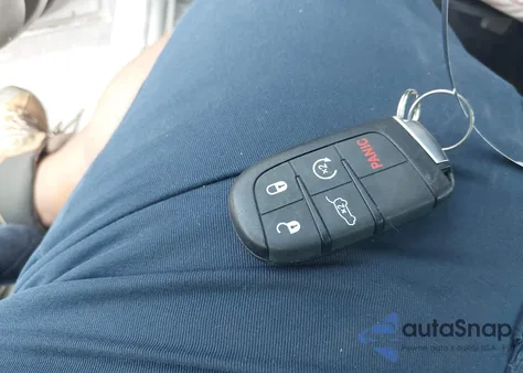 2015 Jeep Grand Cherokee Limited z USA, uszkodzony, nr VIN 1C4RJFBGXFC787743